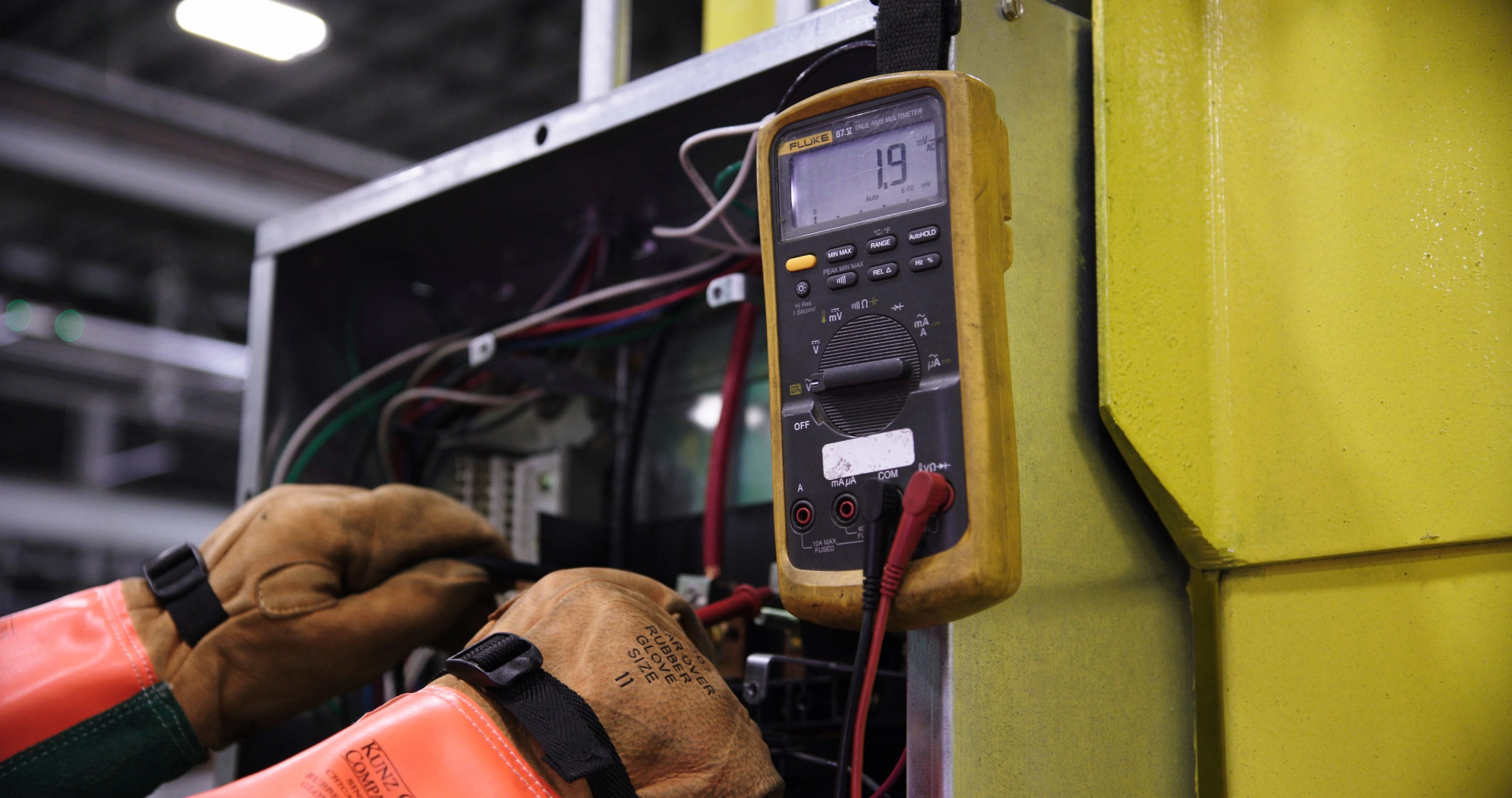 painéis elétricos industriais sob encomenda com organização e segurança